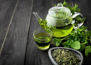 چای سبز چگونه به کاهش وزن کمک می کند؟